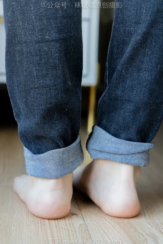 [BoBoSocks袜啵啵] NO.481 糯米-板鞋、白棉袜、裸足（黑白美甲）、对联迎新春，半脱袜子剧情（花絮版） 13